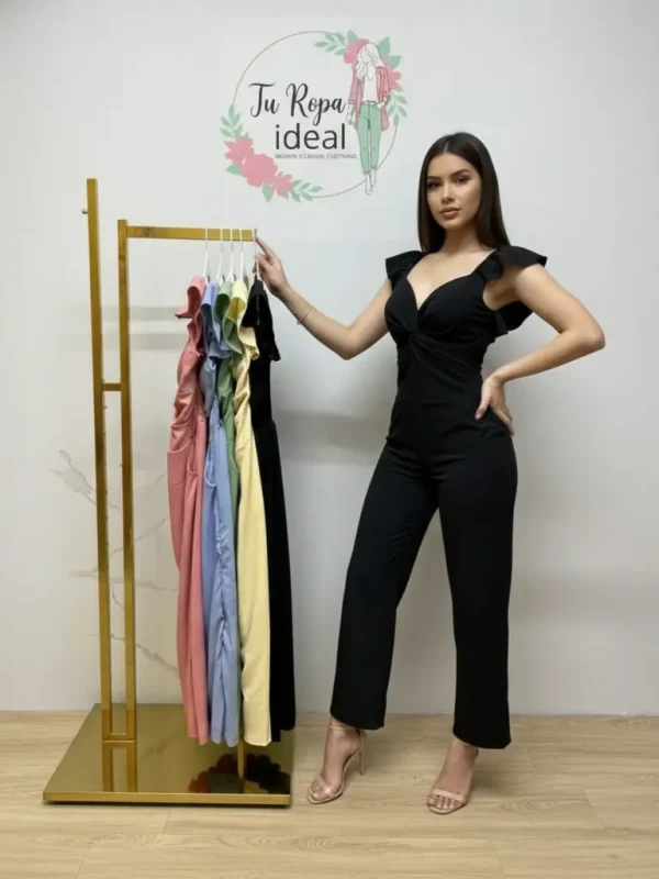 JUMPSUIT DE COLOR SOLIDO NEGRO CON ESCOTE PRONUNCIADO Y DISEÑO DE NUEDO FRONTAL UNITALLA